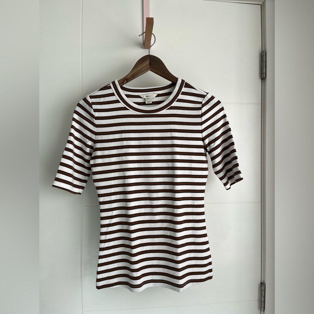 RW&CO. Brown and White Striped Short Sleeve Top❤️❤️❤️